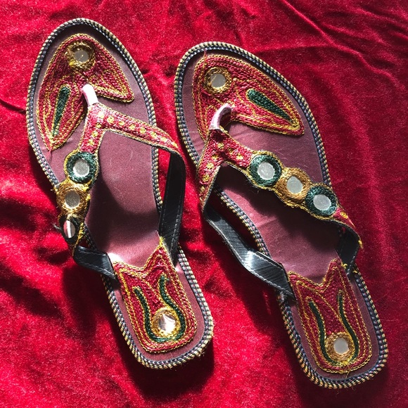 Flat sandal - Picture 2 of 4
